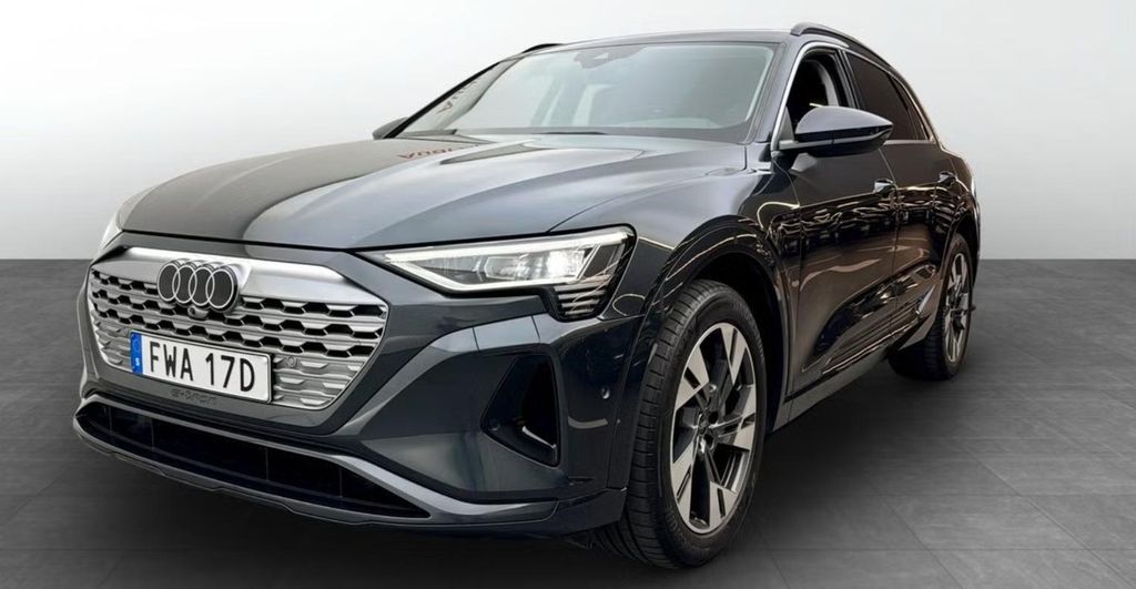 Audi Q8 e-tron, 50 Q Kamera Tažné Ambient
